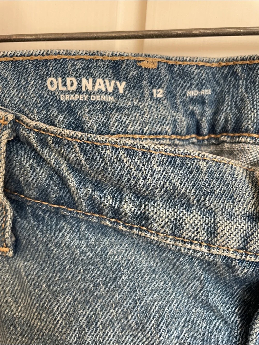 Old Navy Light Blue Denim Skirt - Mid Rise